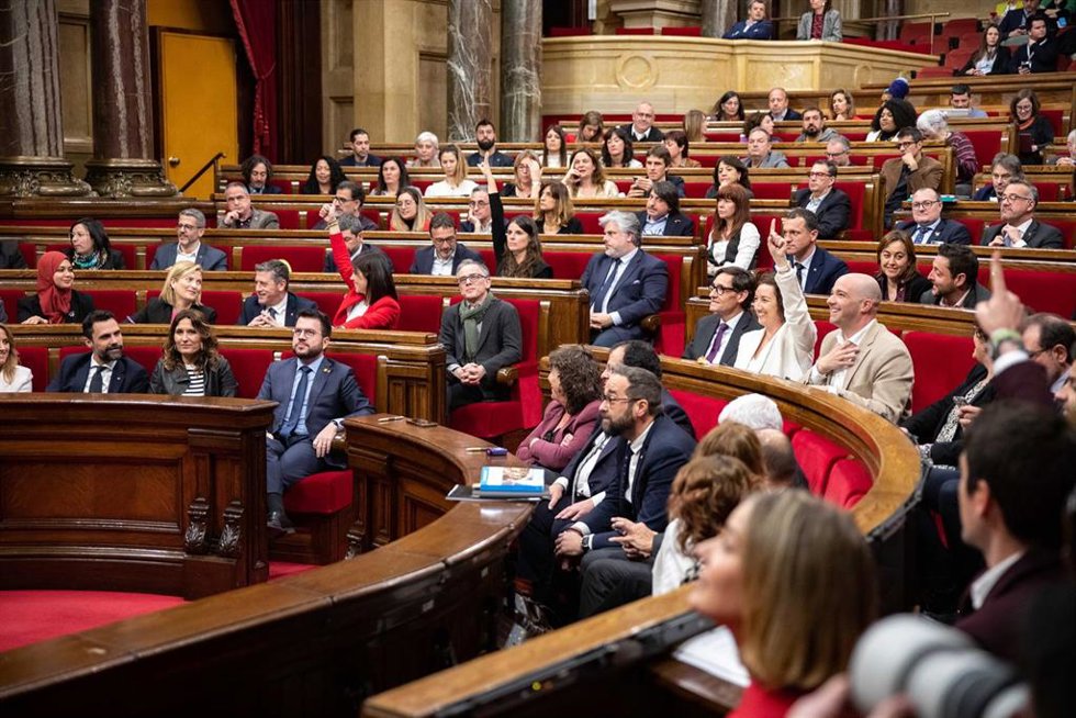 Vista de una sesión plenaria del debate final de los Presupuestos de la Generalitat 2023, en el Parlament, a 10 de marzo de 2023, en Barcelona, Catalunya (España).