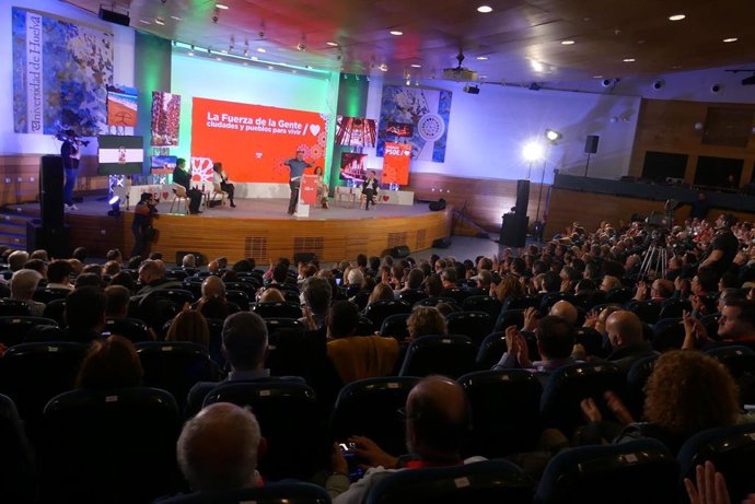 El secretario general del PSOE-A, Juan Espadas, durante su intervención en la inauguración de la Convención Municipalista Regional.