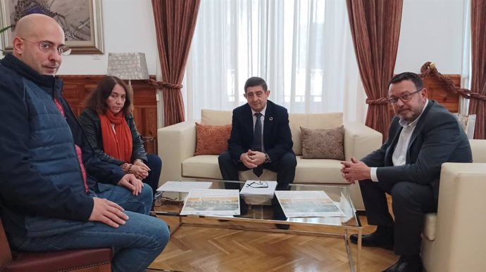 Reunión en la Diputación de Jaén para las jornadas anuales de la Asociación Iberoamericana de Psicología Jurídica en España.