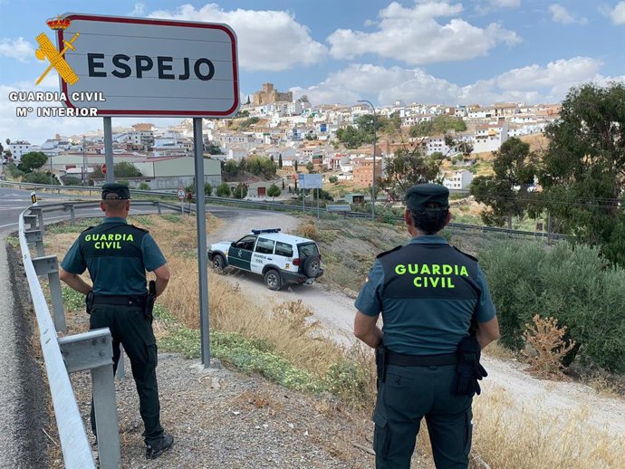Archivo - Agentes de la Guardia Civil en Espejo (Córdoba).
