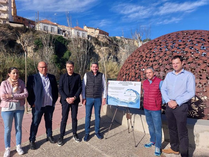 El consejero de Agua, Agricultura, Ganadería y Pesca, Antonio Luengo, presentó hoy las obras de digitalización de la red de agua potable en el municipio de Blanca.
