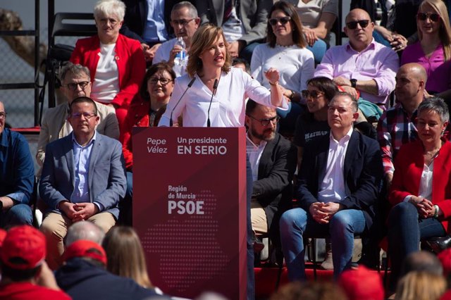 La ministra de Educación de Educación y Formación Profesional, y portavoz de la Ejecutiva Federal del PSOE, Pilar Alegría, ha arropado este sábado en Calasparra a José Vélez como candidato del PSRM
