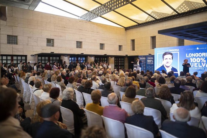 Longoria (Cs) presenta su candidatura a la Alcaldía de Huelva ante medio millar de personas en la Casa Colón.