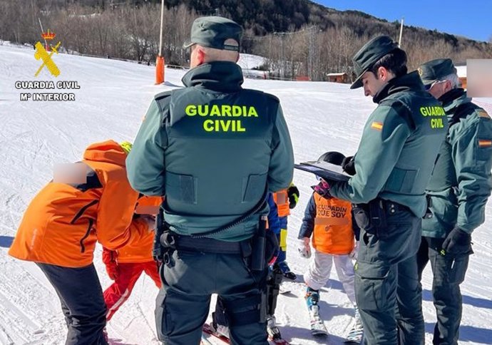 La Guardia Civil de Huesca intensifica su plan de prevención y seguridad en zonas de ocio invernal.