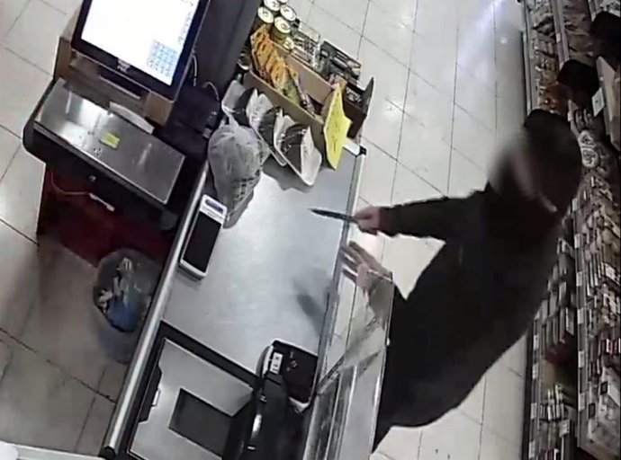 Un hombre intenta robar con arma blanca en un establecimiento en Palma