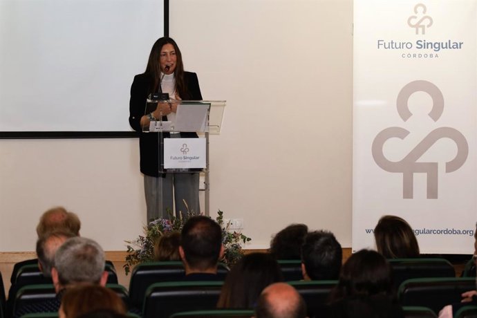 La consejera de Inclusión Social, Juventud, Familias e Igualdad, Loles López, entrega en Córdoba la acreditación de excelencia de la Agencia de Calidad Sanitaria de Andalucía a la Fundación Futuro Singular.