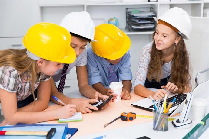 El Gobierno regional convoca, por primera vez, diferentes actividades en los centros educativos para celebrar la Semana de la Seguridad y la Salud.