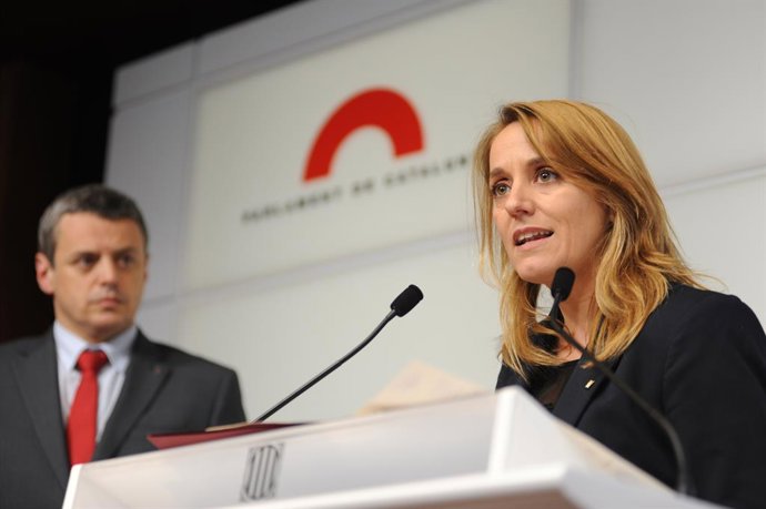 Archivo - La consellera d'Economia i Hisenda de la Generalitat de Catalunya, Natlia Mas, en una roda de premsa al Parlament