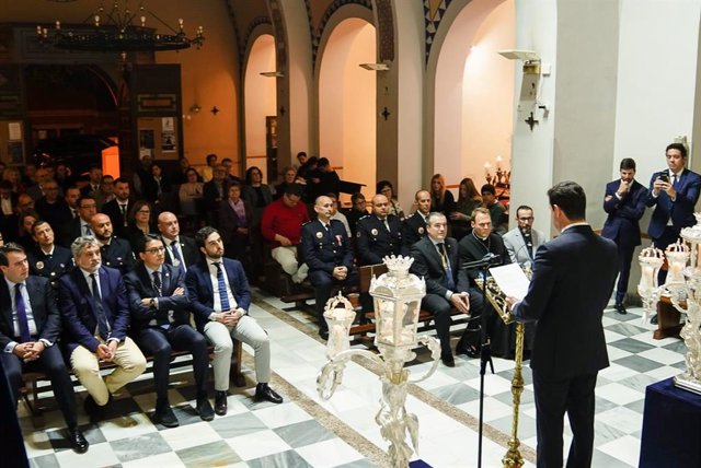 José María Sánchez pronuncia el pregón de Semana Santa de la hermandad de La Estrella de Almería.
