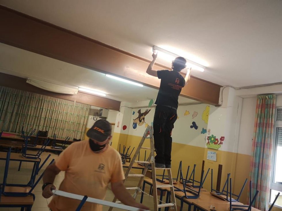 El Ayuntamiento optimizará la gestión energética de 16 edificios administrativos y todos los colegios públicos