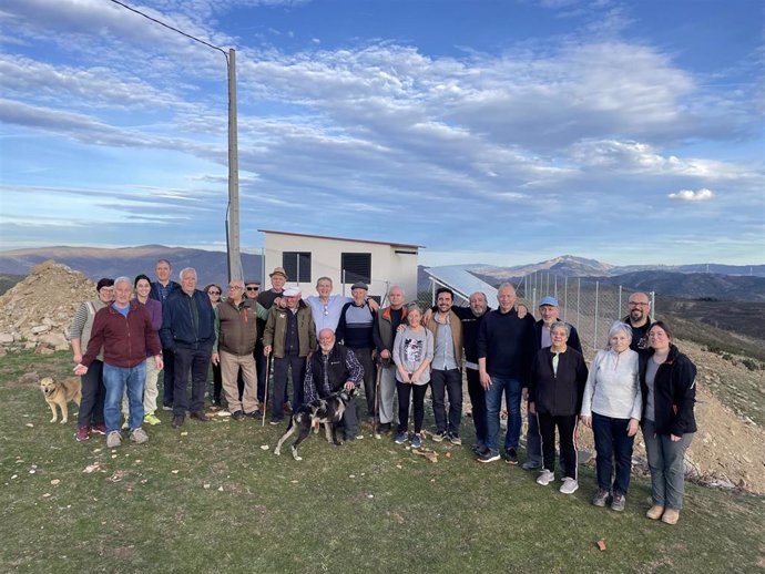 La población de Santa Marina de Jubera, del municipio de Santa Engracia de Jubera, ha inaugurado esta tarde su comunidad energética, la tercera que se ponen en marcha en La Rioja.