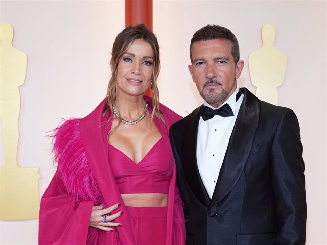 NICOLE KIMPEL Y ANTONIO BANDERAS EN LA ALFOMBRA ROJA DE LOS PREMIOS OSCAR