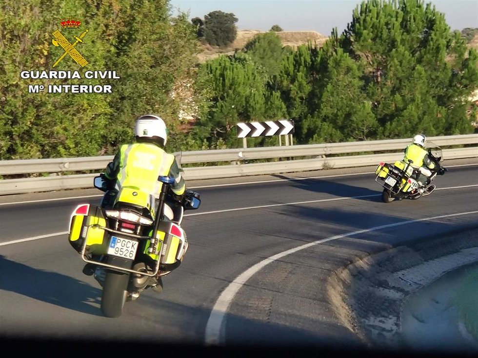 Archivo - La Guardia Civil de tráfico.