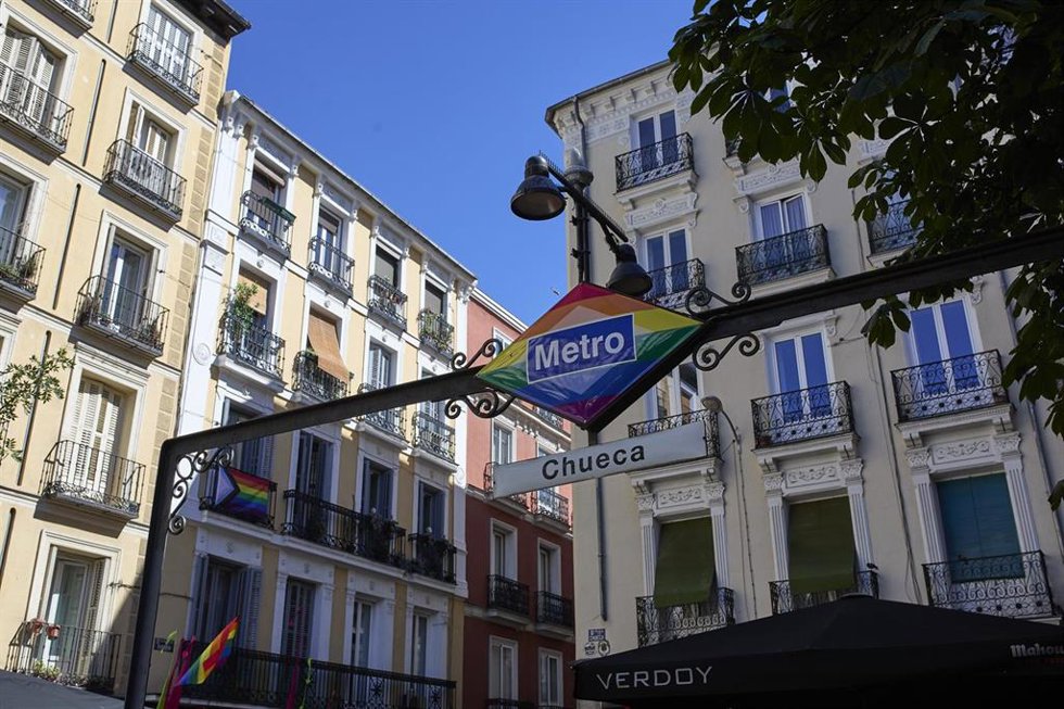 Archivo - Parada del metro del barrio de Chueca.