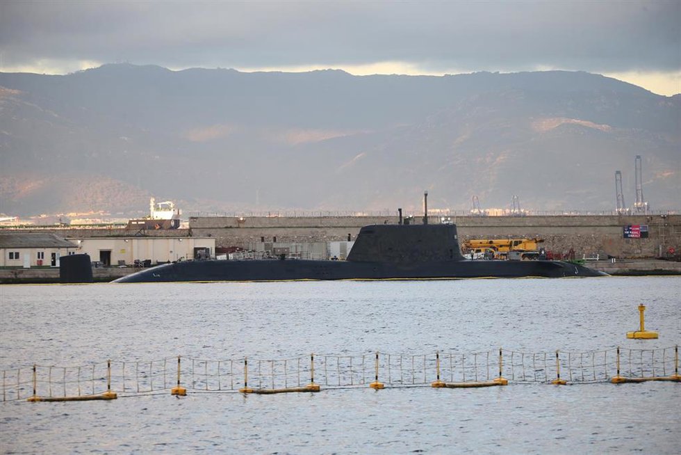 El submarino nuclear de la clase Astute HMS Audacious en la base militar de Gibraltar.
