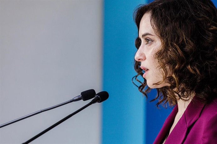 La presidenta de la Comunidad de Madrid y de PP de Madrid, Isabel Díaz Ayuso, durante una rueda de prensa, en la sede de Génova, a 13 de marzo de 2023, en Madrid (España). Durante la rueda de prensa tras el Comité Regional del PP, Ayuso ha informado que