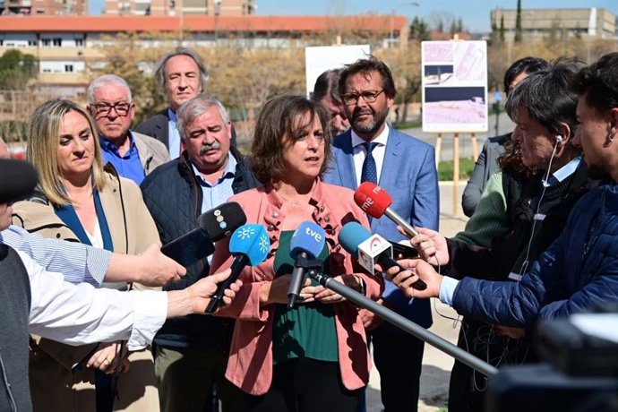 Catalina García atiende a los medios de comunicación