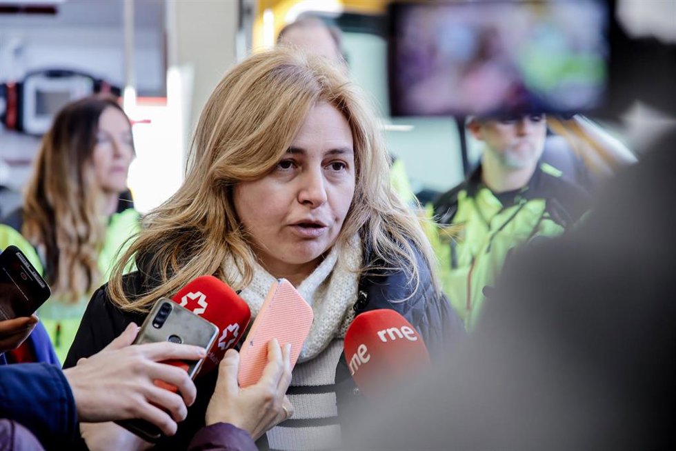 Archivo - La delegada de Seguridad y Emergencias y portavoz municipal, Inmaculada Sanz, ofrece declaraciones a su llegada a la base de SAMUR-Protección Civil del distrito de Tetuán