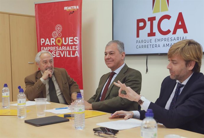 Sanz se reúne con empresarios de los polígonos empresariales para presentarles un decálogo de medidas para estos enclaves.