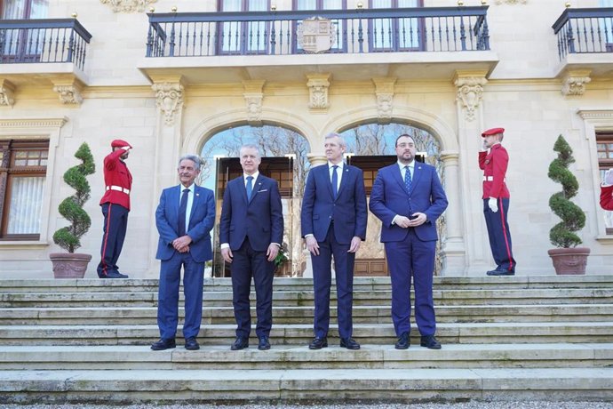 (I-D) El presidente de Cantabria, Miguel Ángel Revilla; el ehendakari, Iñigo Urkullu; el presidente de la Xunta de Galicia, Alfonso Rueda, y el presidente del Principado de Asturias, Adrián Barbón, han analizado los retos comunes de estos territorios