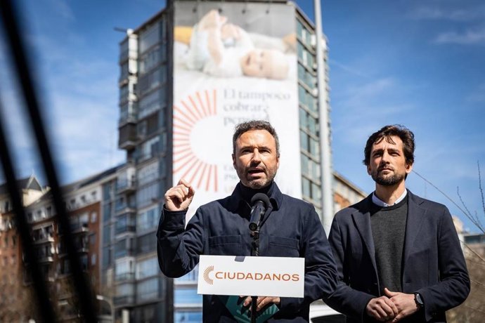 El diputado de Ciudadanos Guillermo Díaz junto al secretario general, Adrián Vázquez.