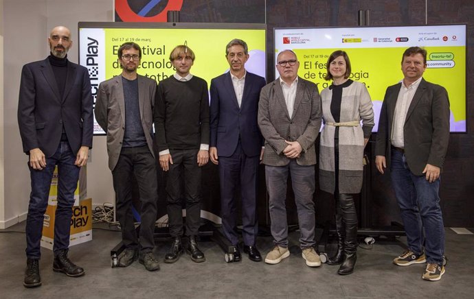 El ceo de MWCapital, Francesc Fajula, en el acto de presentación del festival Tech&Play junto a representantes de empresas e instituciones colaboradoras o participantes