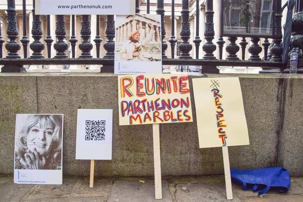 Archivo - Protesta junto al British Museum para reclamar la devolución a Grecia de los mármoles del Partenón