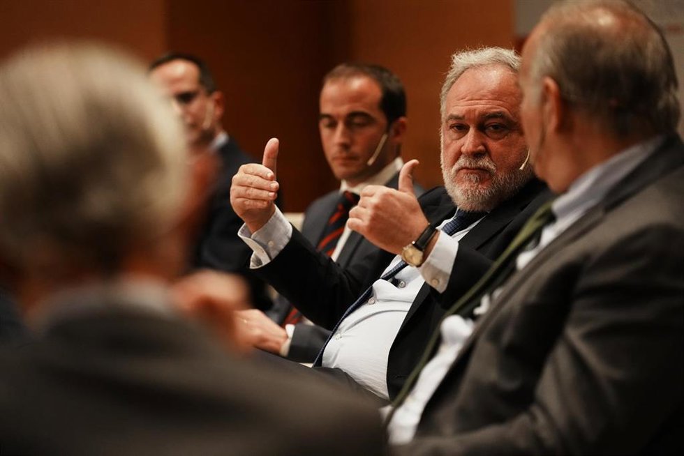 Mesa redonda sobre en energía en la jornada organizada por Europa Press en Bilbao.