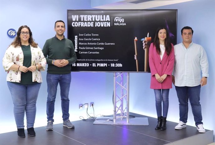 La presidenta de Nuevas Generaciones (NNGG) de Málaga y parlamentaria andaluza, Loli Caetano, ha presentado la sexta edición de la Tertulia Cofrade que organiza la formación juvenil del PP este jueves 16 de marzo.