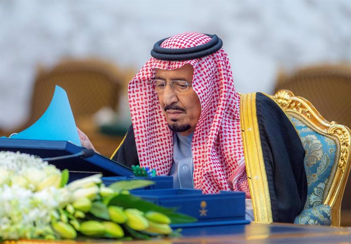 28 February 2023, Saudi Arabia, Riyadh: King of Saudi Arabia Salman bin Abdulaziz Al Saud chairs a cabinet meeting. Photo: -/Saudi Press Agency/dpa