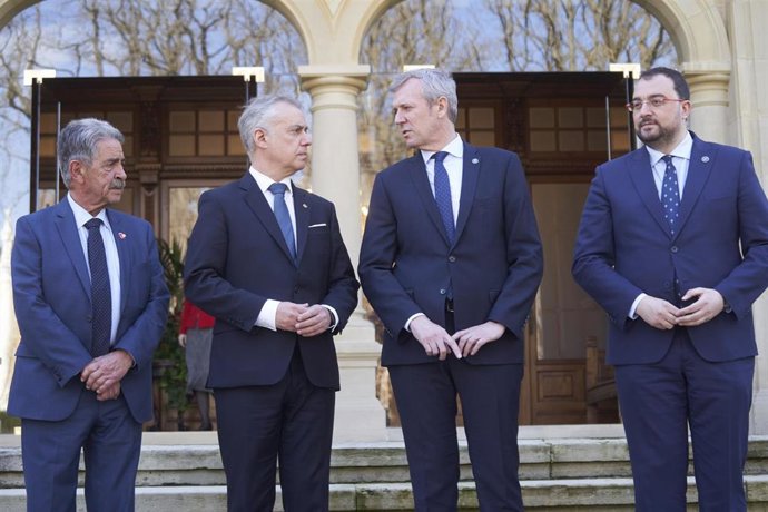 O presidente da Xunta, Alfonso Rueda, cos seus homólogos de Cantabria, País Vasco e Asturias