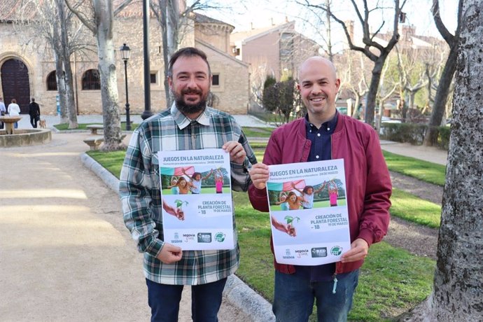 Concejal de Medio Ambiente, Ángel Galindo, y Miguel Martín, de Segovia por el Clima.