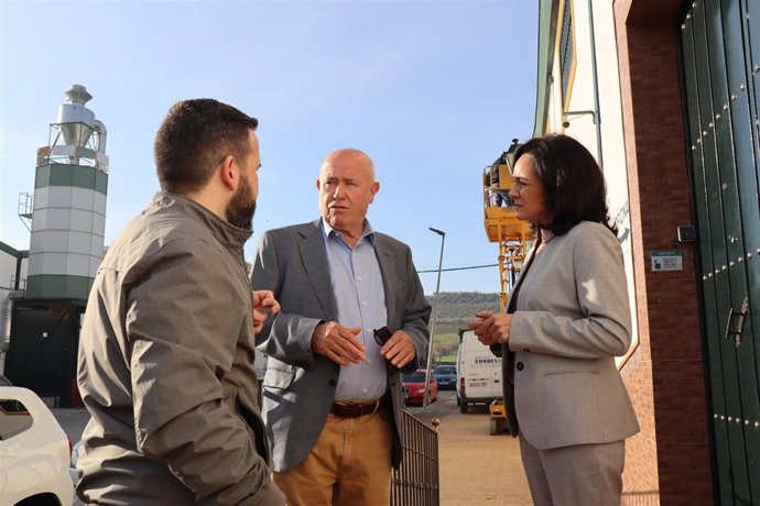 Rafi Crespín (dcha.), en su visita a Santaella.