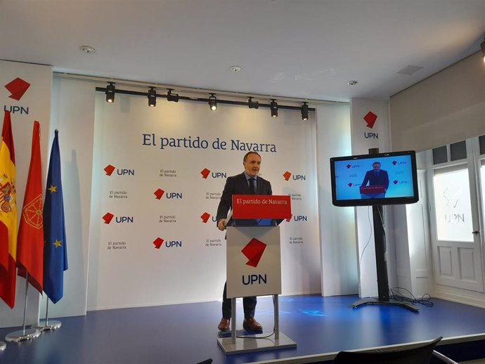 El presidente de UPN, Javier Esparza, durante la rueda de prensa