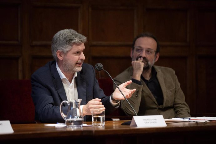 Archivo - El abogado Andreu Van den Eynde, participa en un debate organizado por mnium Cultural, en el Aula Magna del Edificio Histórico de la Universidad de Barcelona, a 29 de abril de 2022, en Barcelona, Cataluña (España). 