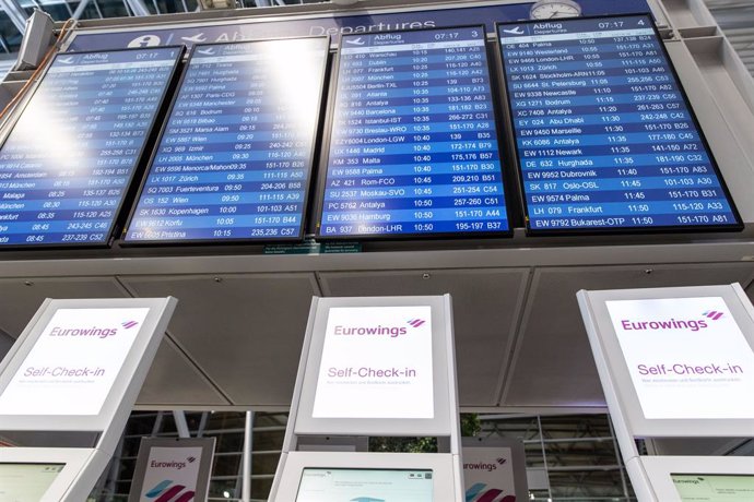 Archivo - Los pasajeros de vuelos internacionales de SunExpress pagarán desde final de mes si facturan presencialmente.