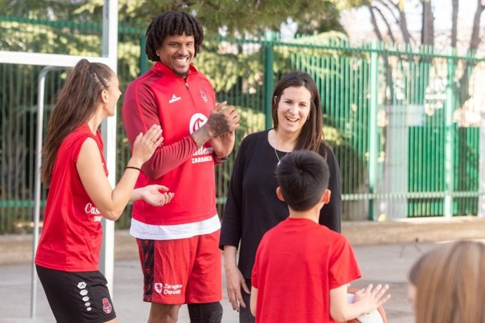 Unos 400 escolares en riesgo de exclusión practican deporte con el proyecto 3Pies