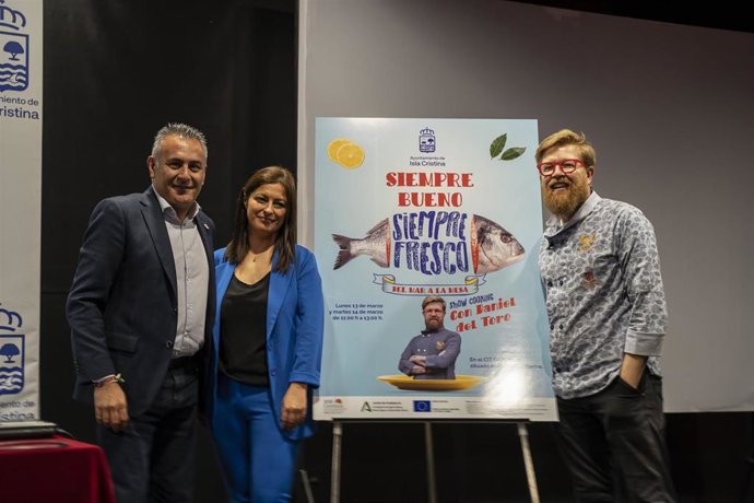 Isla Cristina organiza diversos 'show cooking' para relanzar especies menos conocidas de su lonja.