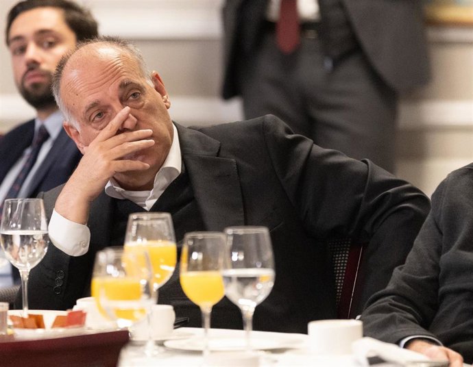 Archivo - El presidente de LaLiga, Javier Tebas, durante un desayuno informativo de Europa Press