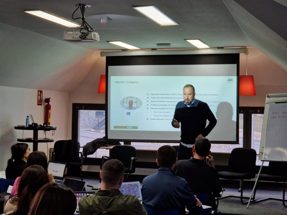La estación invernal de Formigal acoge el primer bootcamp impulsado desde el Departamento de Economía de Aragón, que combina formación de alto nivel y dos días de esquí.