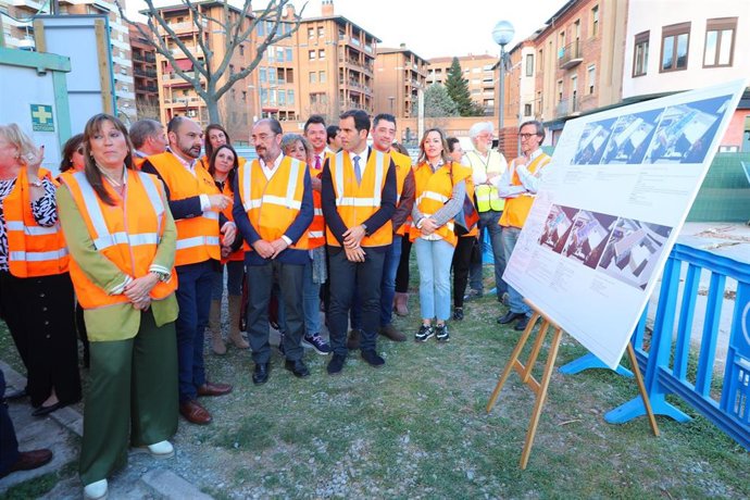 El presidente del Gobierno de Aragón, Javier Lambán, y la consejera de Sanidad, Sira Repollés, en Barbastro.