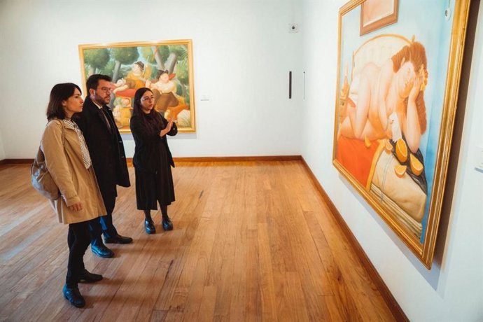 El presidente de la Generalitat, Pere Aragons, visita el Museo Botero de Bogotá (Colombia).