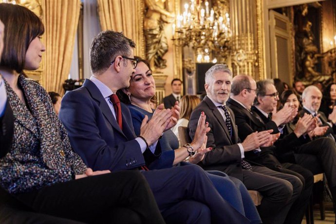 Los ministros Diana Morant, Fernando Gránde-Marlaska, Félix Bolaños, Joan Subirats y Miquel Iceta con la presidenta de La Rioja durante la presentación del proyecto 'Valle de la lengua', a 13 de marzo de 2023 en Casa América de Madrid.