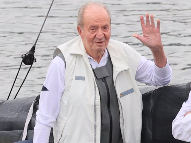 Archivo - El Rey Juan Carlos, durante su última visita a España, en mayo de 2022 en Sanxenxo