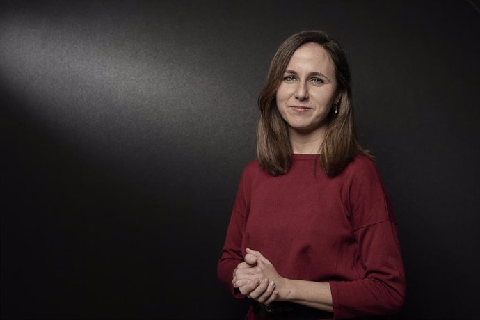Archivo - La ministra de Derechos Sociales y Agenda 2030, Ione Belarra, posa para Europa Press, a 26 de noviembre de 2021, en Madrid, (España). Belarra es también secretaria general de Podemos desde junio de 2021.
