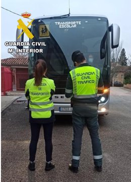 Investigado en Burgos el conductor de un autobús escolar por el uso fraudulento del tacógrafo.