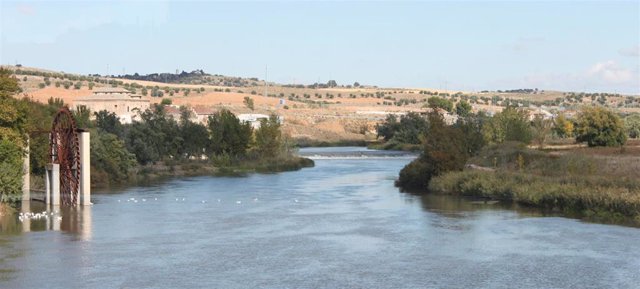 Archivo - El río Tajo a su paso por Toledo