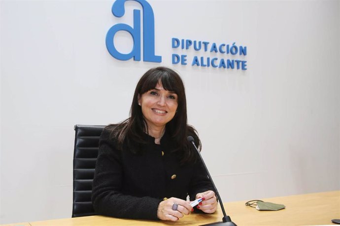 Archivo - Imagen de la vicepresidenta primera y diputada de Cultura, Julia Parra (Cs)