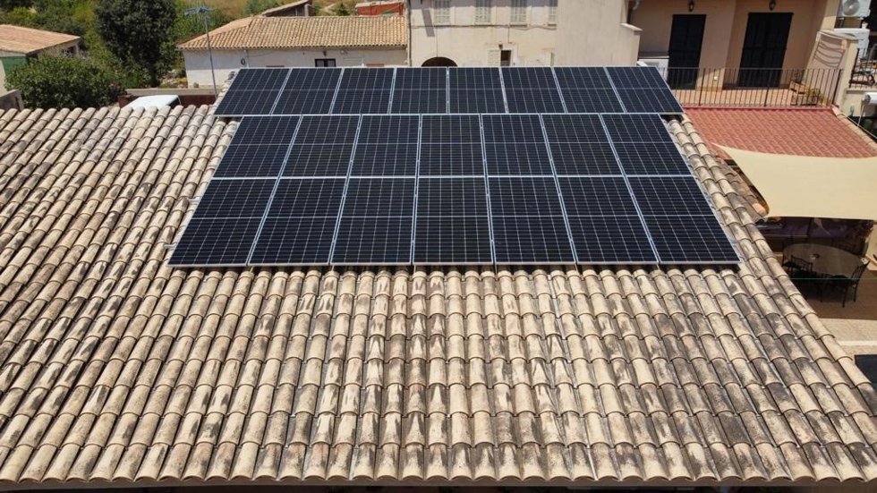 Archivo - Repsol acuerda con los Arzobispados de Madrid y Toledo desplegar comunidades solares en iglesias.
