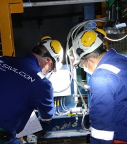 Dos trabajadores de la empresa Savilcon Group